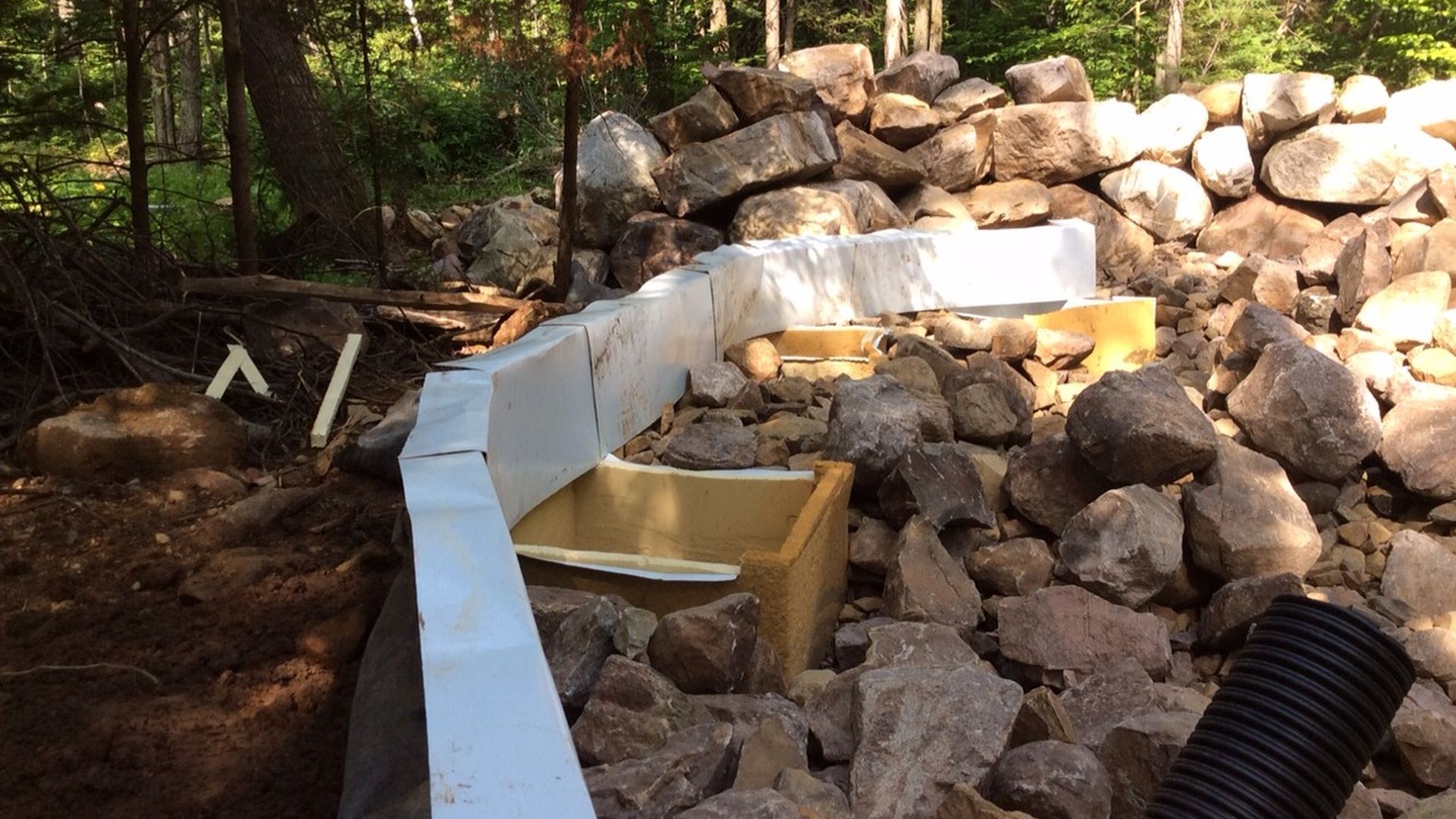 13079 – Maison troglodyte des Laurentides à Brownsburg-Chatham