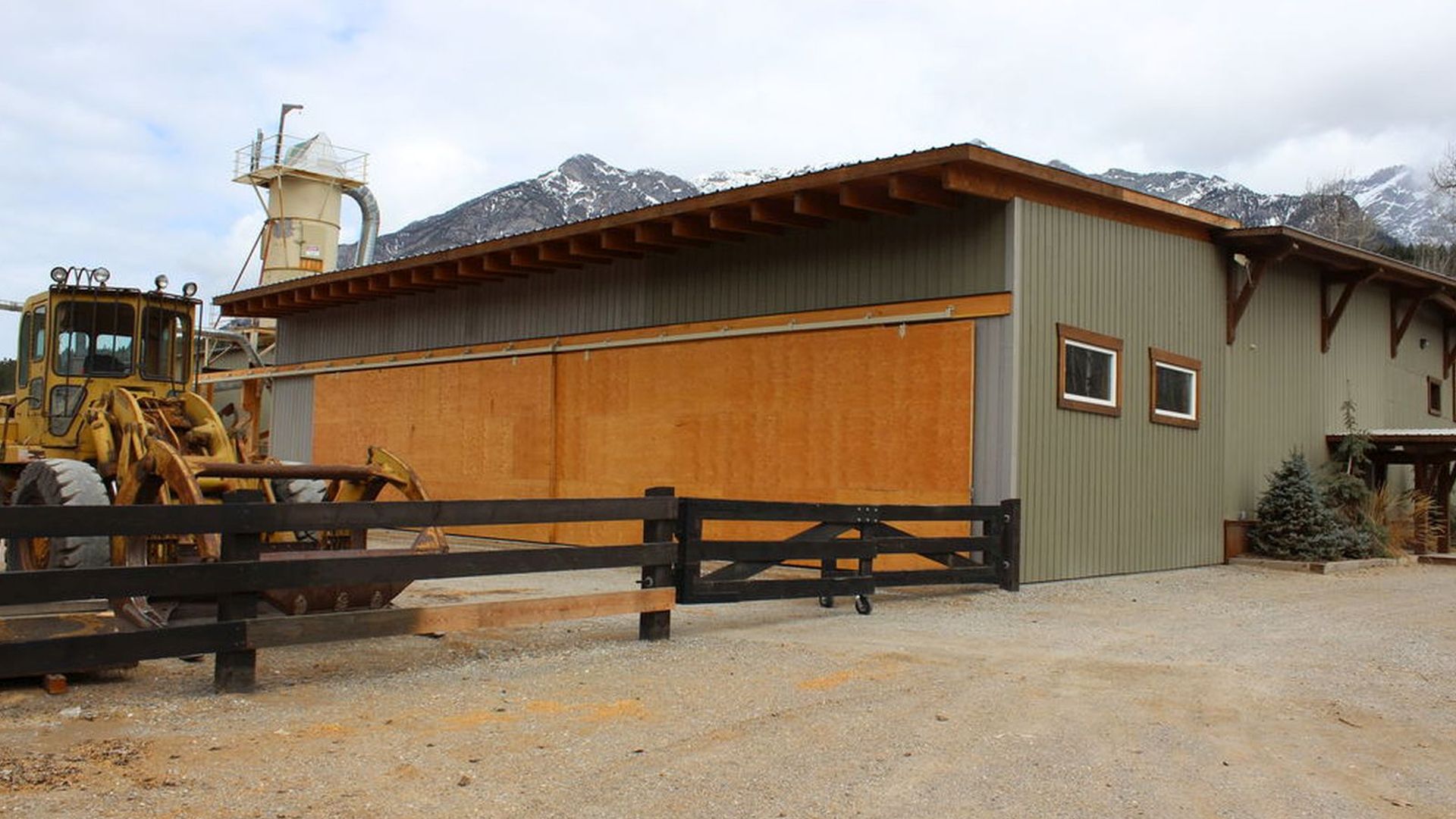 17130 – Local de séchage du bois à Golden, BC